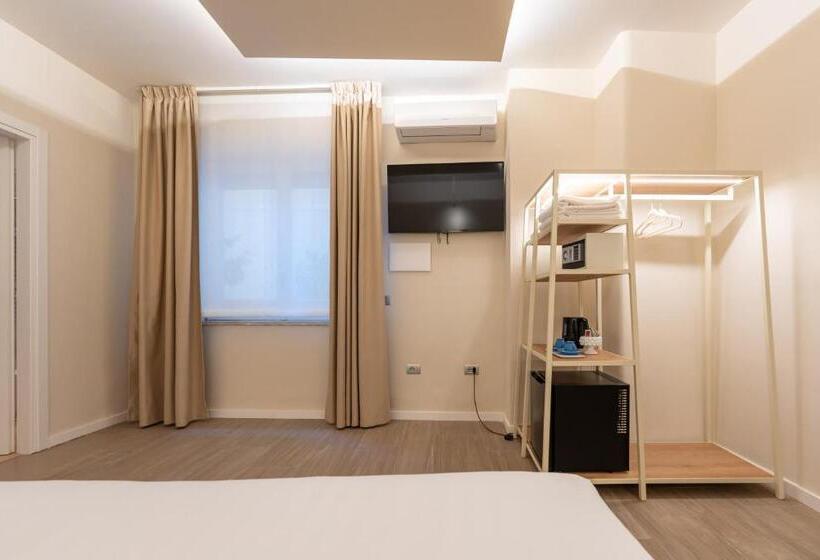 Пансион Six Luxury Rooms Pozzuoli