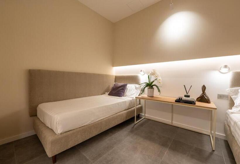 Пансион Six Luxury Rooms Pozzuoli