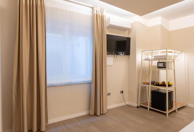 Пансион Six Luxury Rooms Pozzuoli