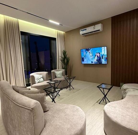 Resort شاليهات رزانه الفندقية