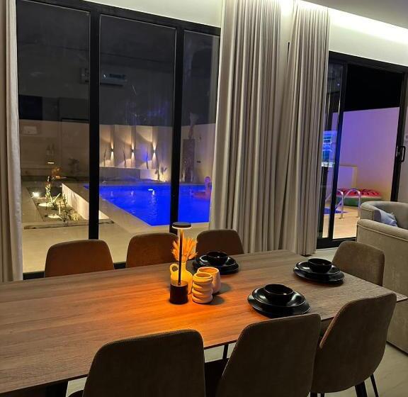 Resort شاليهات رزانه الفندقية