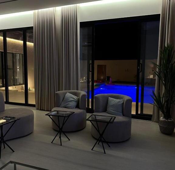 Resort شاليهات رزانه الفندقية