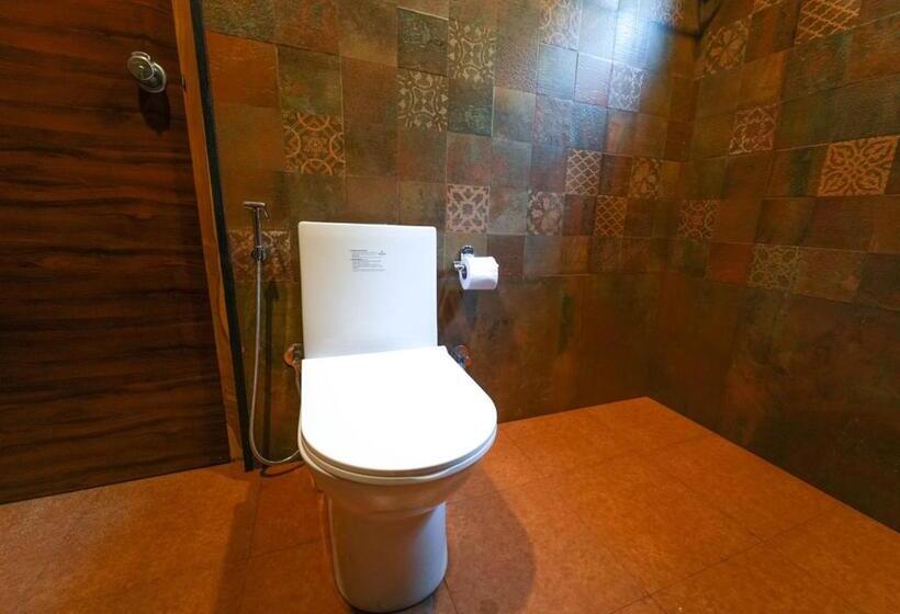 Silent Retreat Ooty Pool Resort By Voye Homes