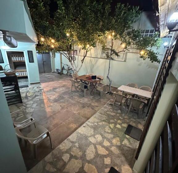 Tirana Lemon Breeze Hostel