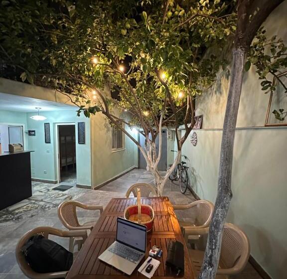 Tirana Lemon Breeze Hostel