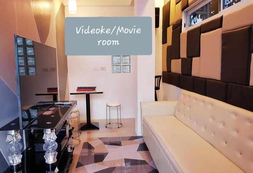 تختخواب و صبحانه Carms Villa Resort