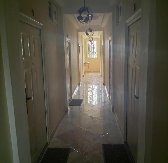 تختخواب و صبحانه Granock Events Guest House