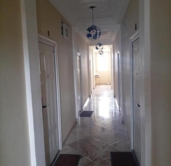 تختخواب و صبحانه Granock Events Guest House