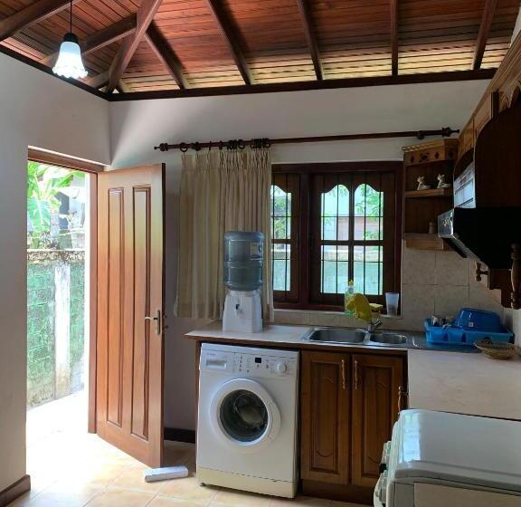 مبيت وإفطار The Boundless Has Been Bound