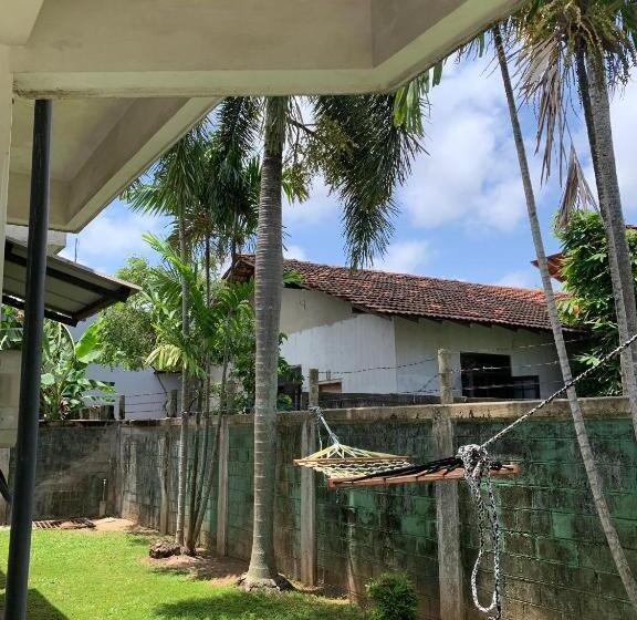 مبيت وإفطار The Boundless Has Been Bound