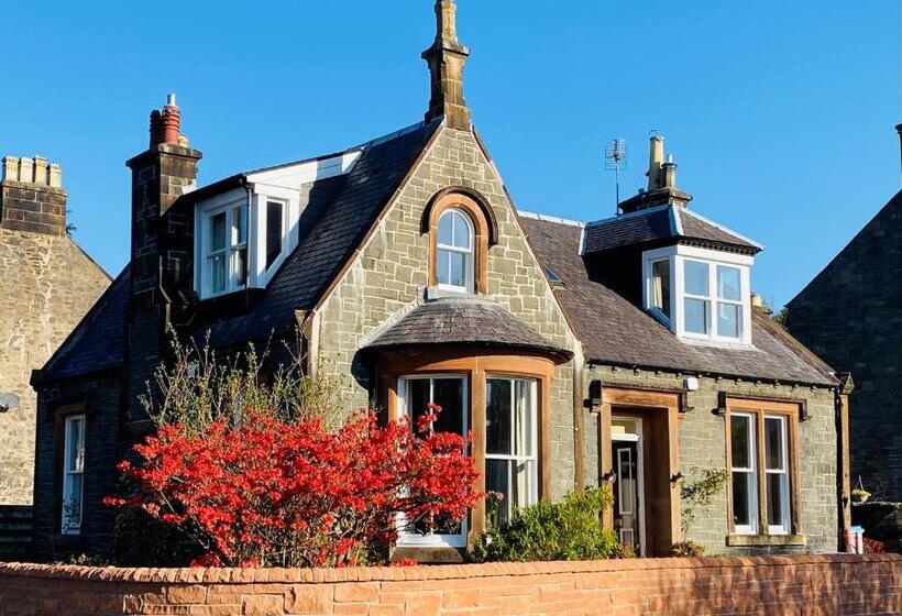 Burnbank Bed And Breakfast