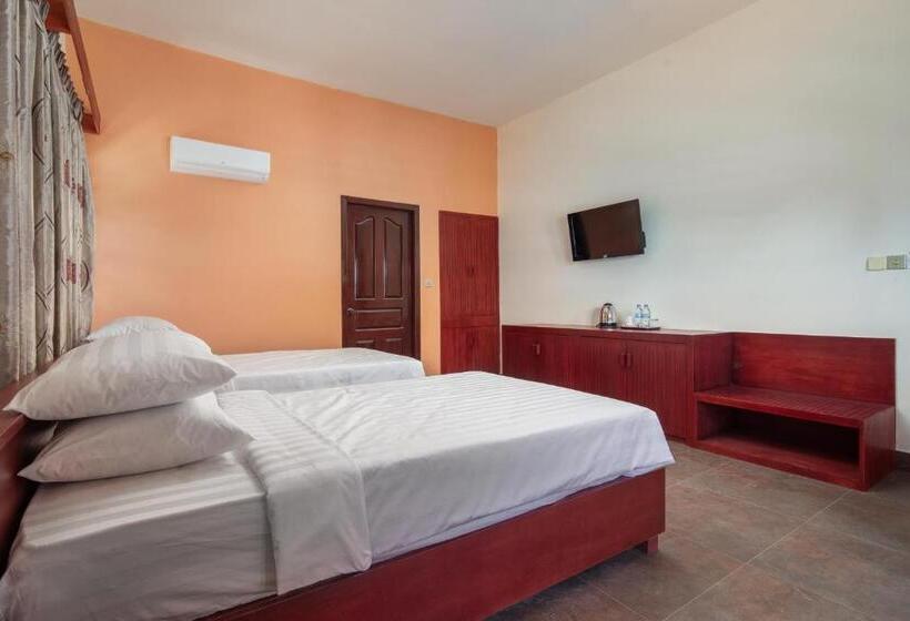 בית מלון כפרי Amara Palace