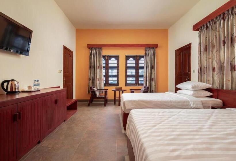 בית מלון כפרי Amara Palace