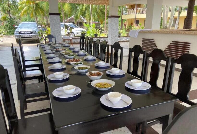 호텔 Azure Camotes Resort