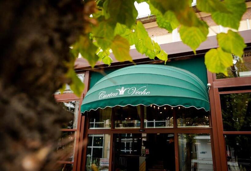 Отель Curtea Veche