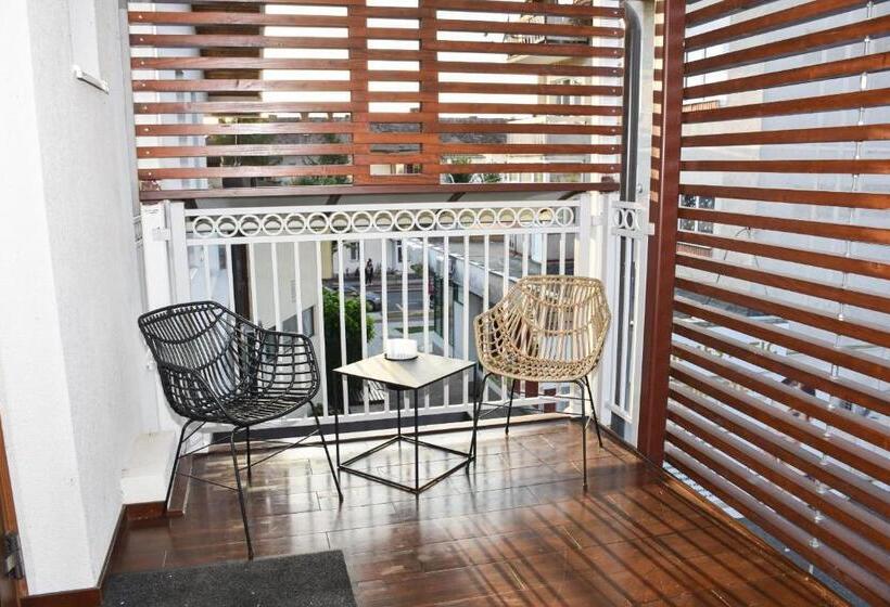 Отель Curtea Veche