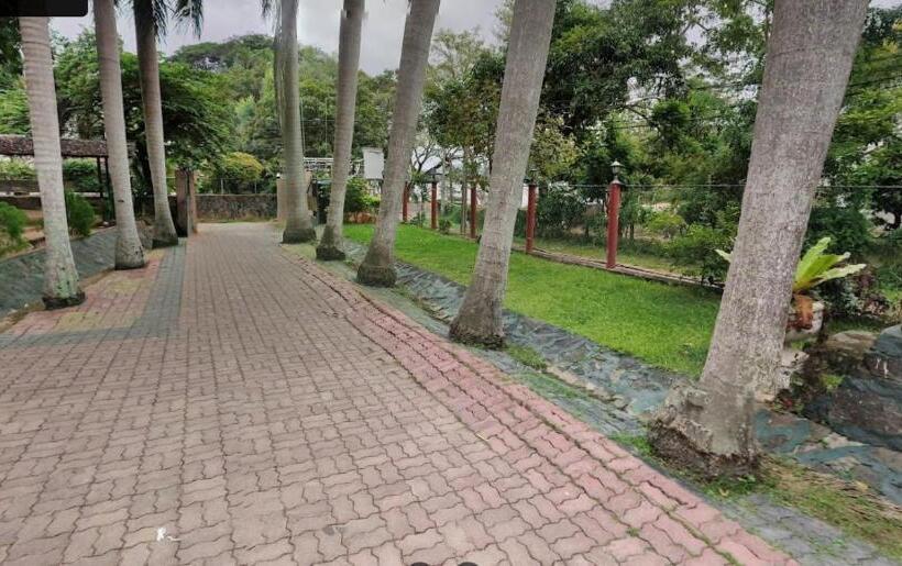 Отель De Blue Marayan