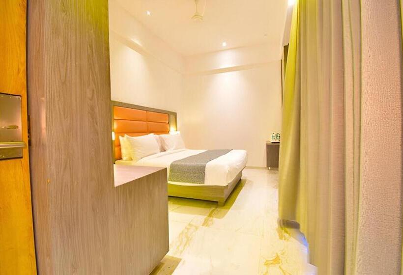 בית מלון כפרי Dhalia Club  Premium Thane