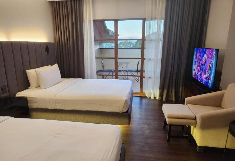 هتل Camp John Hay Lodge 500