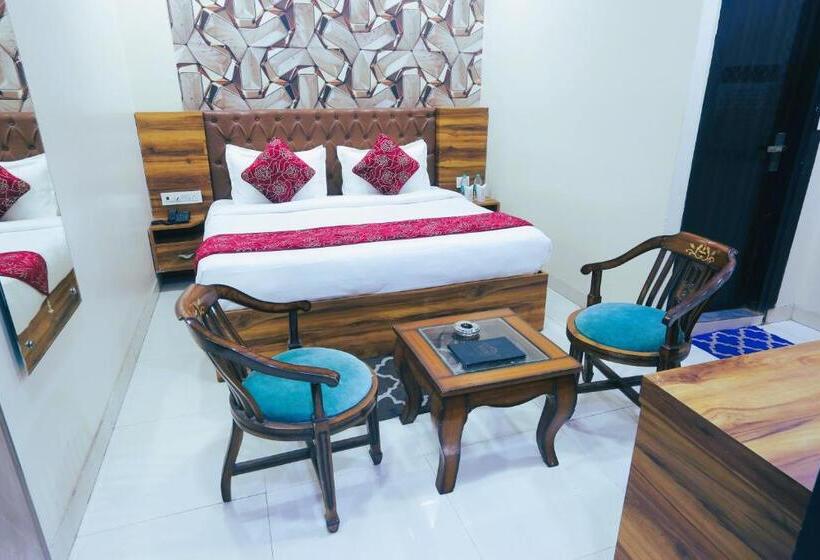 Hotel Haven Hues Inn