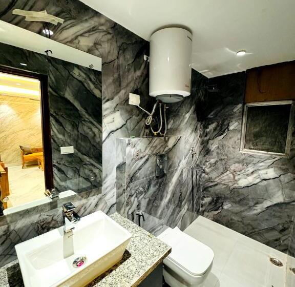 בית מלון כפרי Lajpat Nagar Luxury Rooms