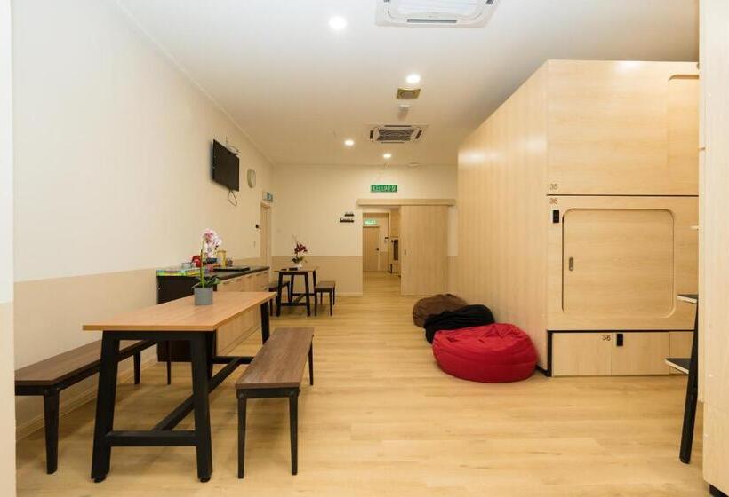 Отель Luma Nest Senawang By Ubook