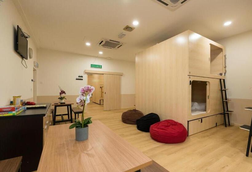 Отель Luma Nest Senawang By Ubook