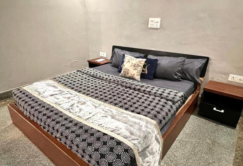 בית מלון כפרי Room With Kitchen On Main Road At 10k