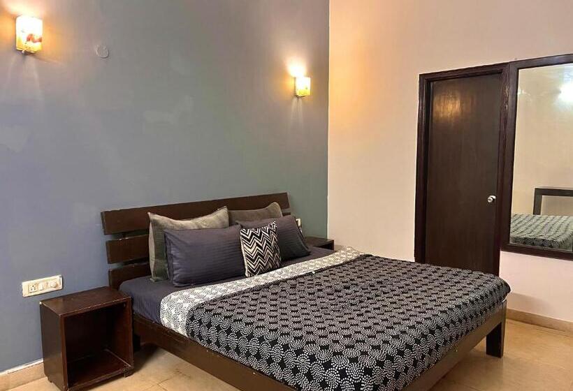 فندق Room With Kitchen On Main Road At 10k