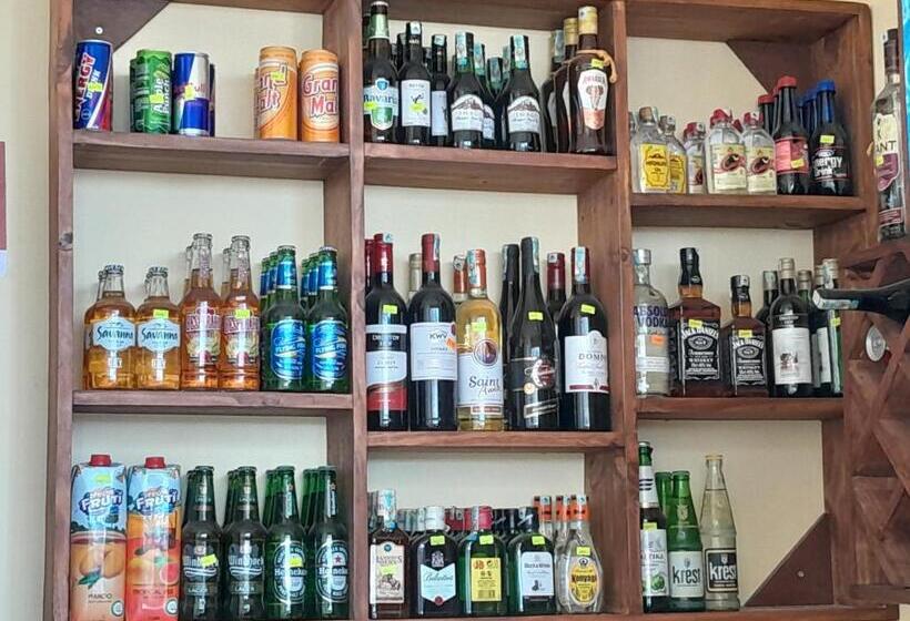 호텔 Solomon Village Lodge