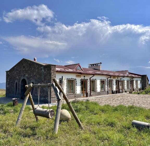 בית מלון כפרי The Ranch