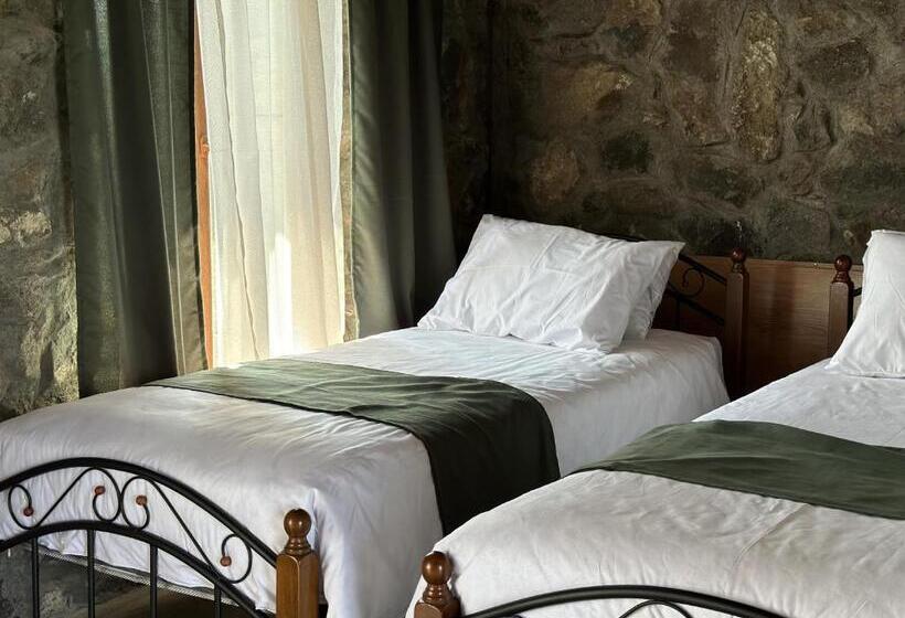 בית מלון כפרי The Ranch