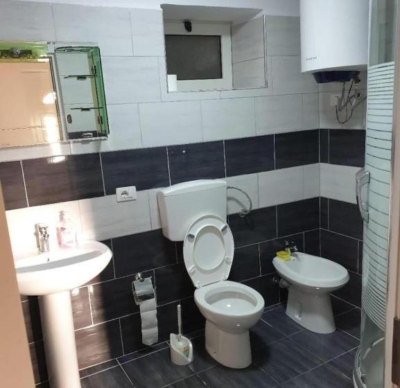 펜션 Bujtina Turkaj