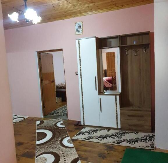 펜션 Bujtina Turkaj