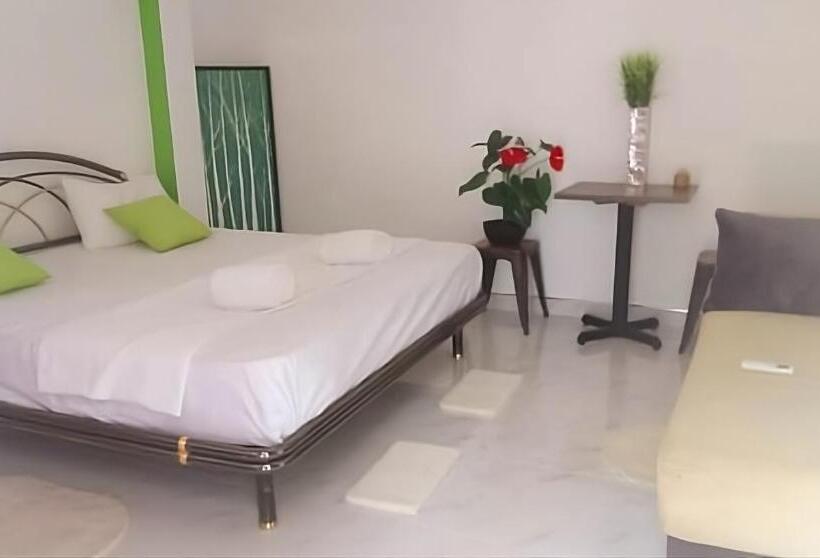 بنسيون Ceylonia Airport Transit