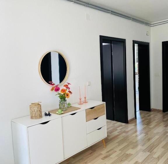 پانسیون Garden House