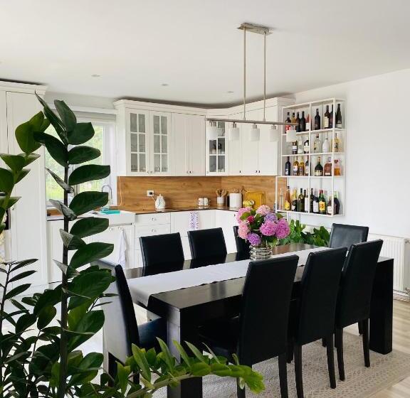 پانسیون Garden House