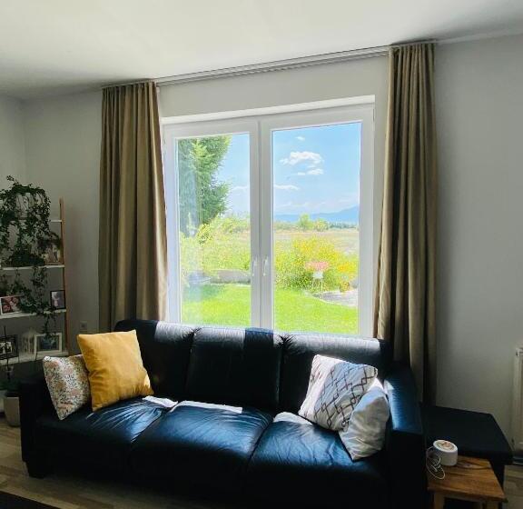 پانسیون Garden House