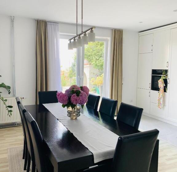 پانسیون Garden House