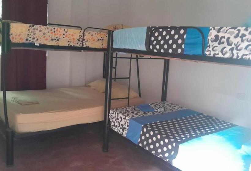 پانسیون Hostal La Gran Ceci