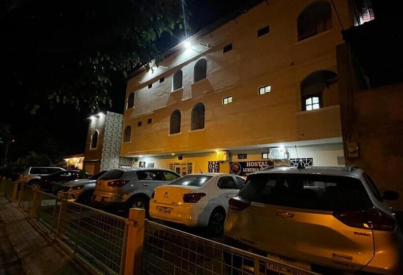 פנסיון Hostal Luxuria Place