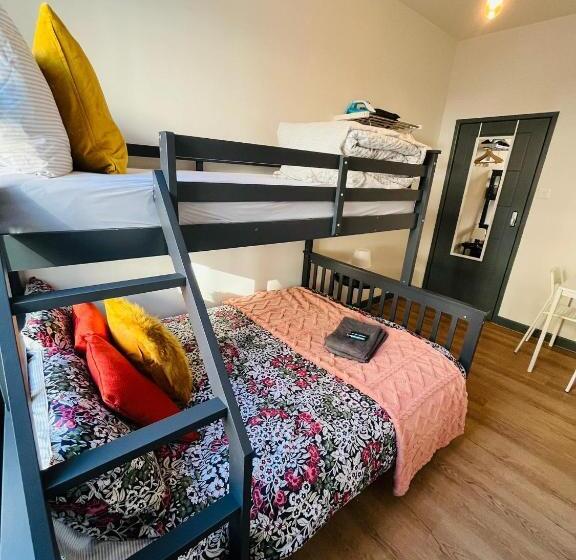 بنسيون Kilburn Guest Rooms 167