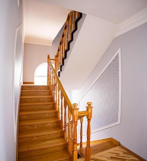 פנסיון Lily S Guest House