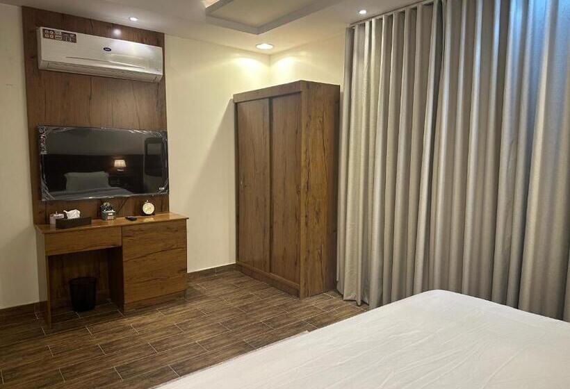 استديو انيق بدخـول ذاتي