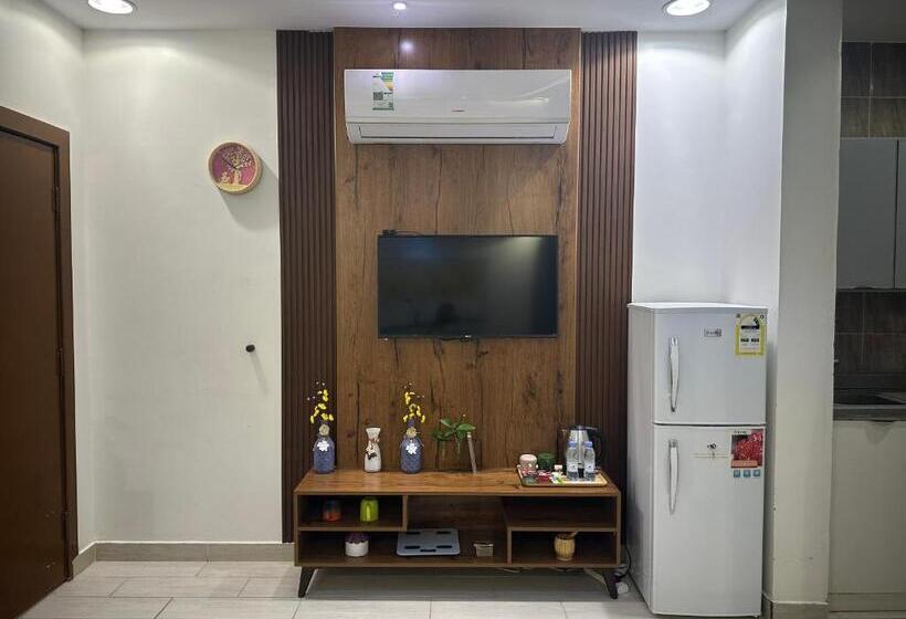 استديو انيق بدخـول ذاتي