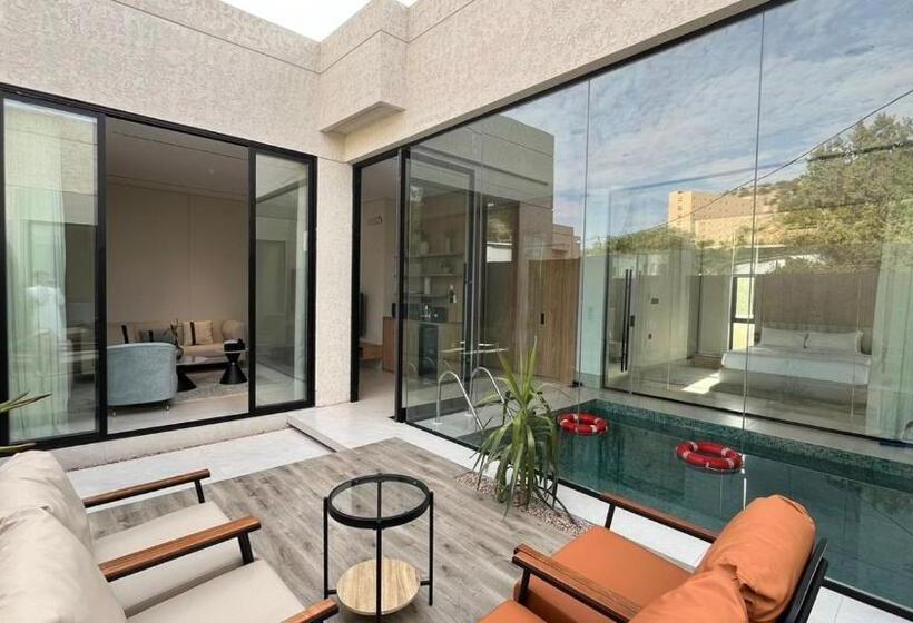 قمر للاجنحة الفندقية