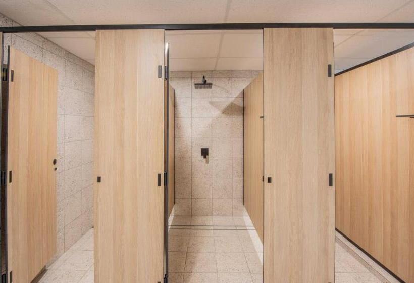 ユースホステル Bounce Airlie Beach