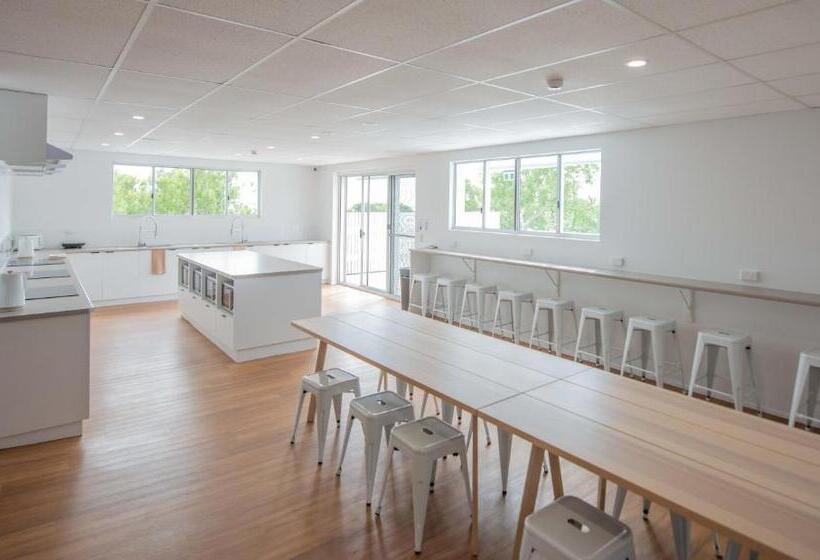 ユースホステル Bounce Airlie Beach