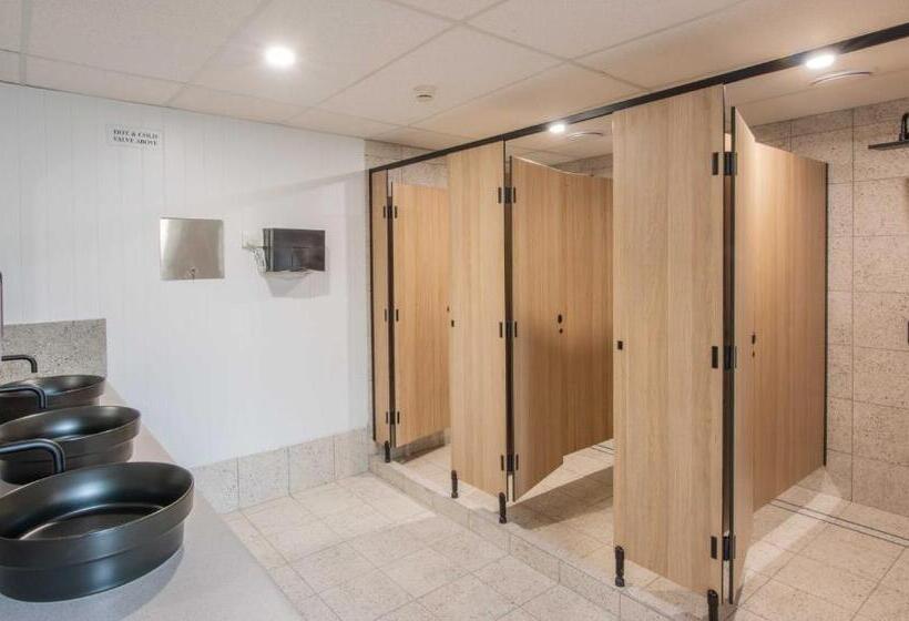 فندق صغير Bounce Airlie Beach