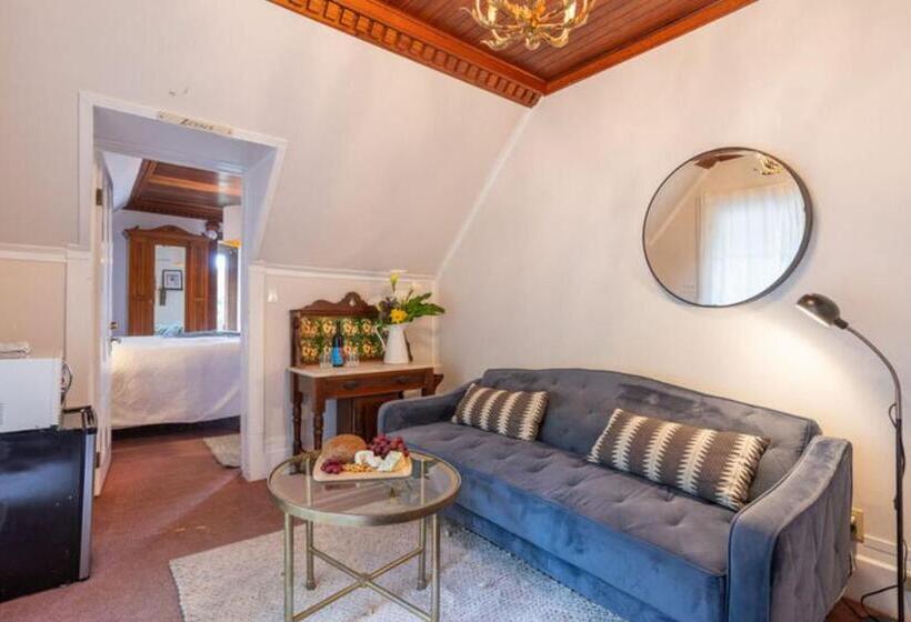 호스텔 Dennen S Victorian Farmhouse